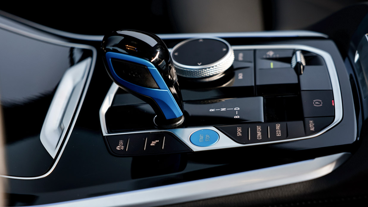 BMW iX5 hydrogen 2024 shifter