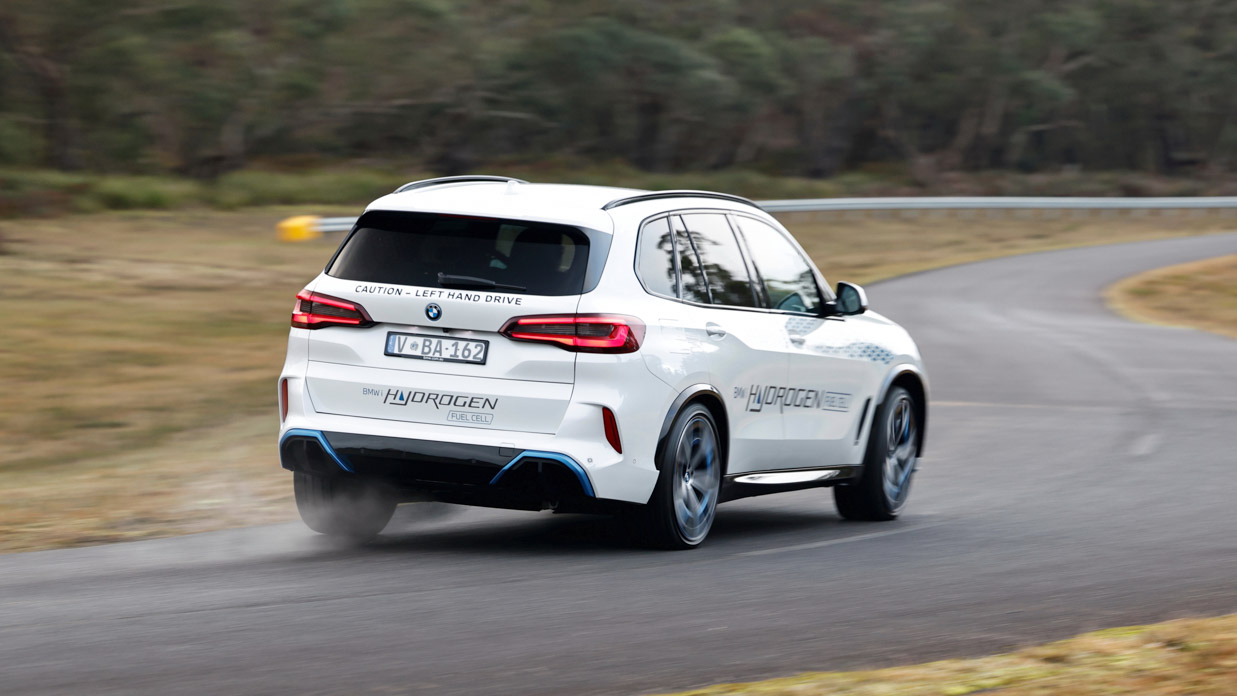 BMW iX5 hydrogen 2024 driving rear 2