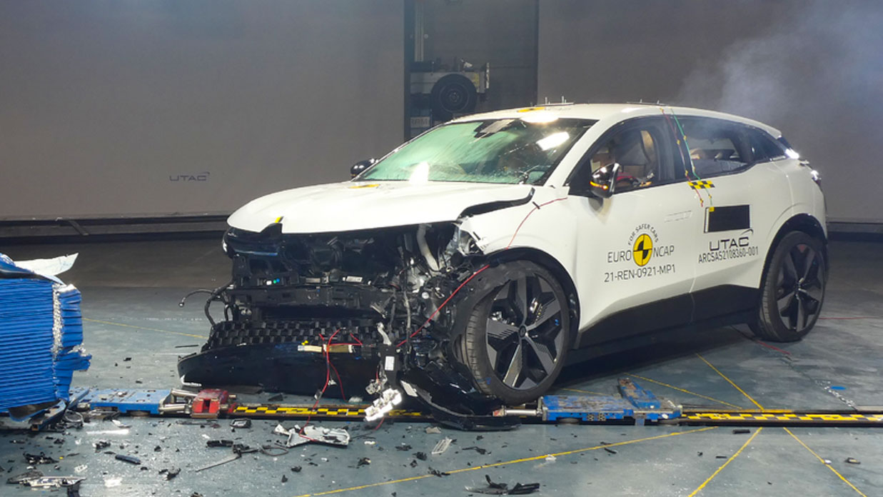 Renault Megane E-Tech 2024 crash
