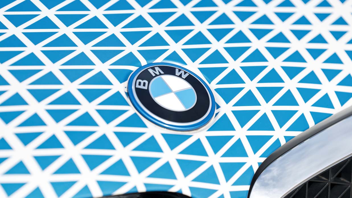 BMW iX5 hydrogen 2024 badge