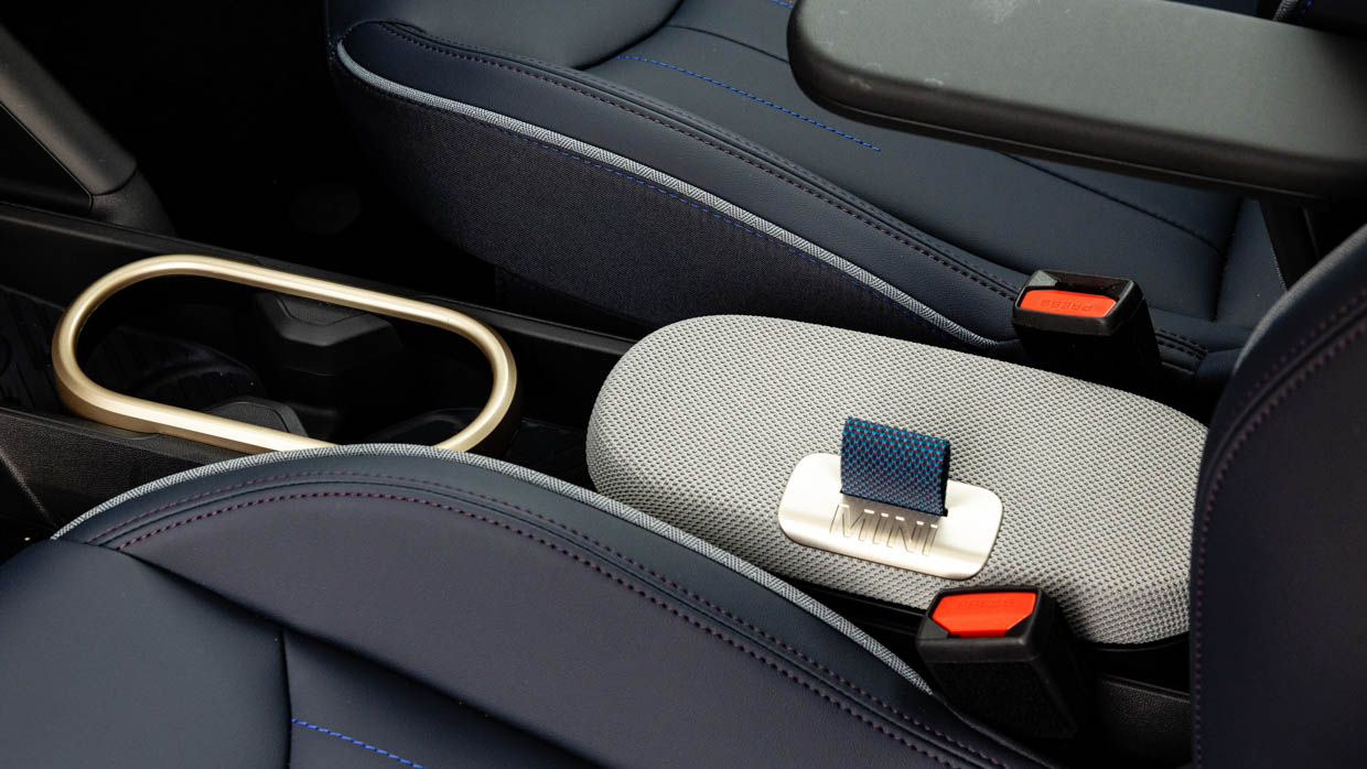 2024 Mini Cooper SE interior centre storage