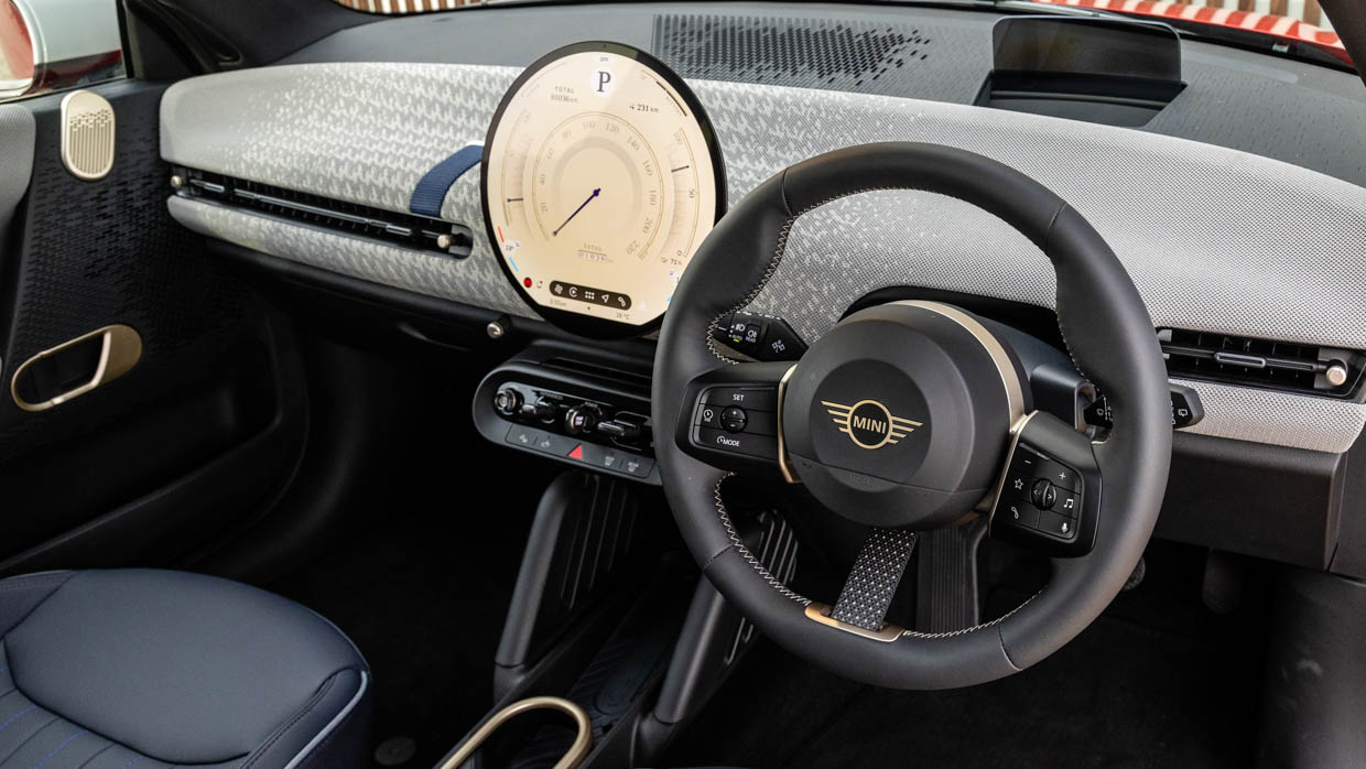 2024 Mini Cooper SE interior screen and steering wheel