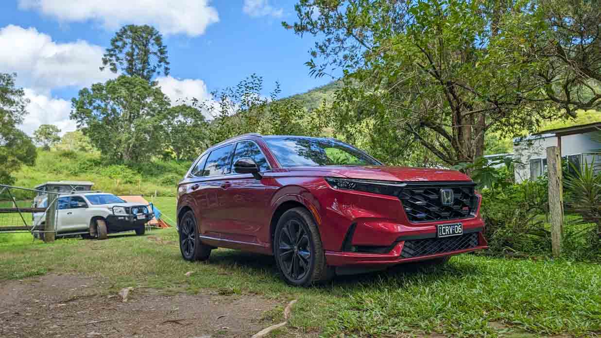 Honda CR-V e-HEV RS 2024 Zak front grass