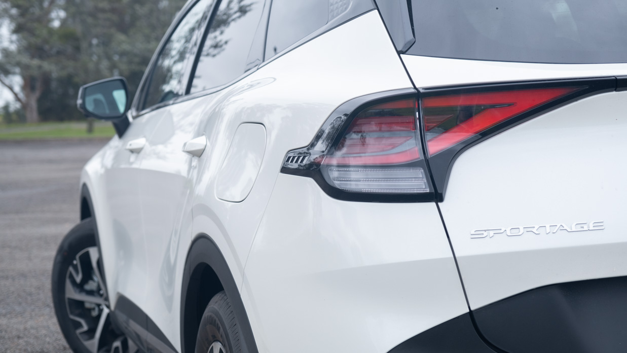 Kia Sportage GT-Line Hybrid 2024 LT rear close