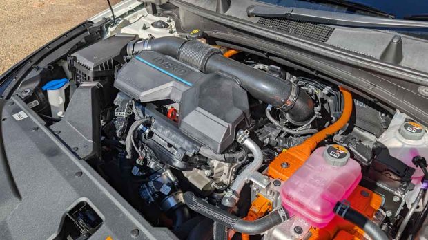 2024 Kia Sportage GT-Line Hybrid LT engine