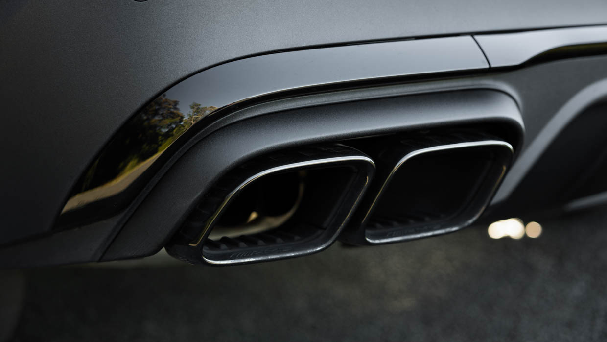 2024 Mercedes-AMG GLC 63 S exhaust pipes