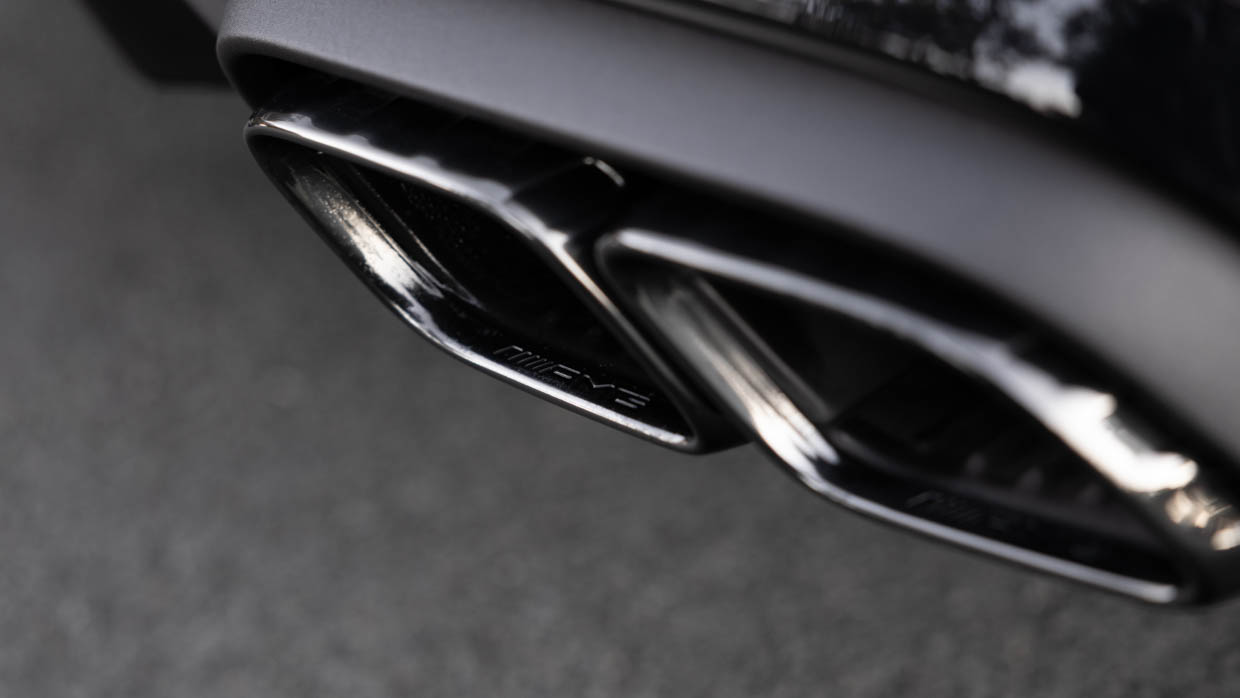 2024 Mercedes-AMG GLC 63 S exhaust pipes 2