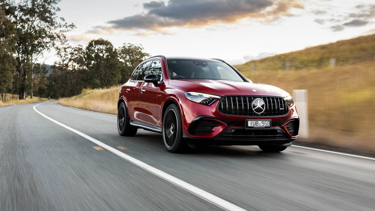 2024 Mercedes-AMG GLC 63 S front 3/4 tracking shot 2