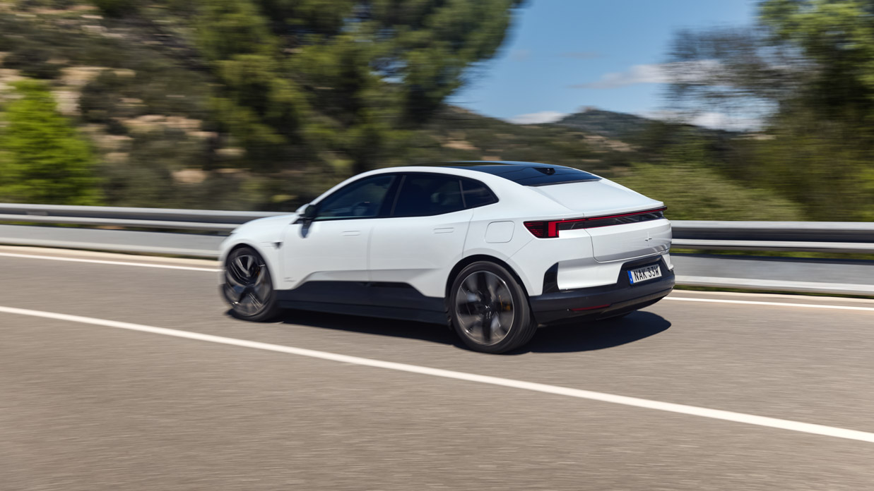 Polestar 4 2024 driving side 2