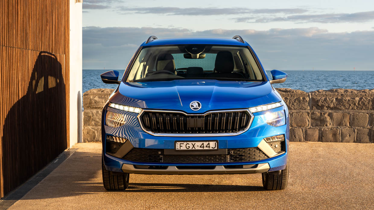 2024 Skoda Kamiq Select front end angle with water
