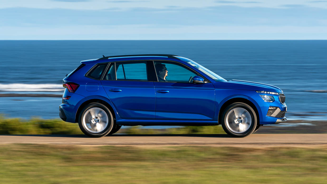2024 Skoda Kamiq Select side angle driving shot