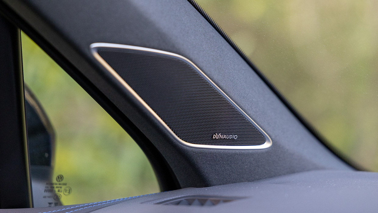 Volkswagen Touareg R 2024 interior stereo