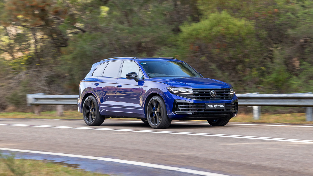 Volkswagen Touareg R 2024 driving front 3