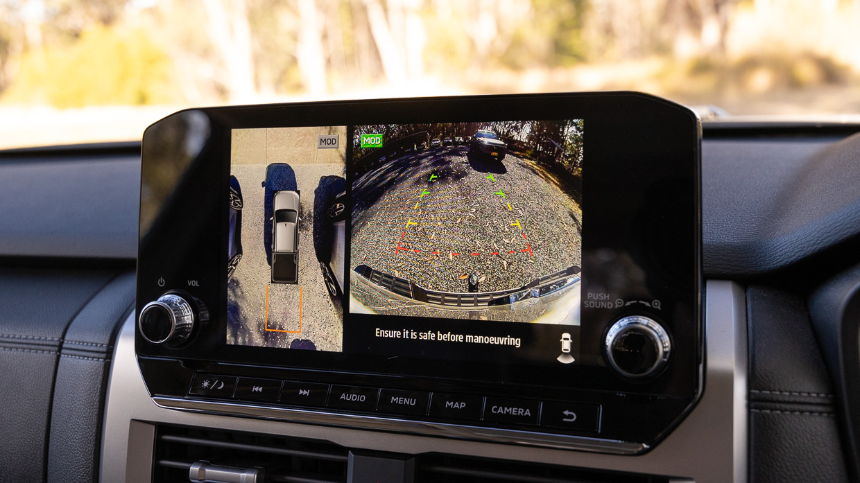 2024 Mitsubishi Triton GLS reversing camera screen