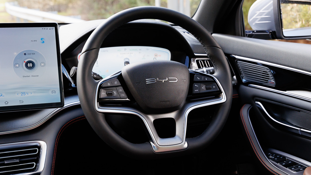2024 BYD Sealion 6 interior steering wheel