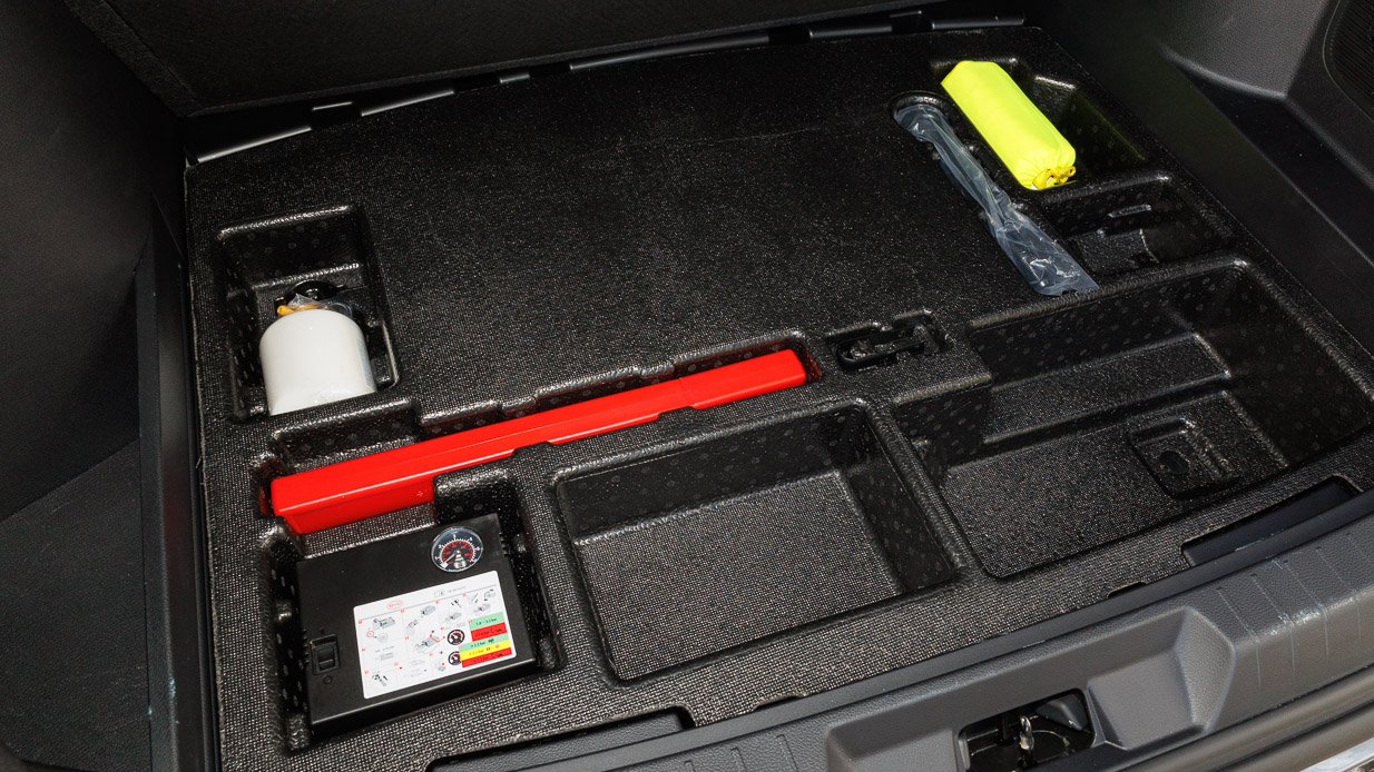 2024 BYD Sealion 6 interior under floor storage