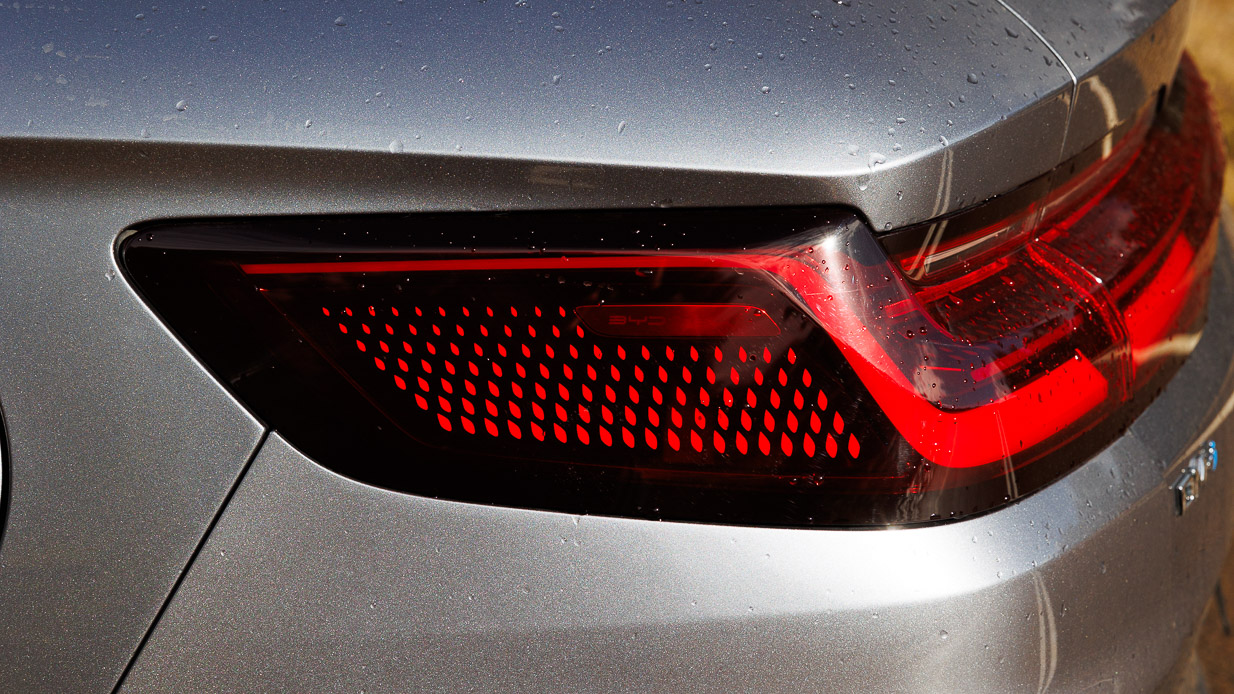 2024 BYD Sealion 6 rear tail light design