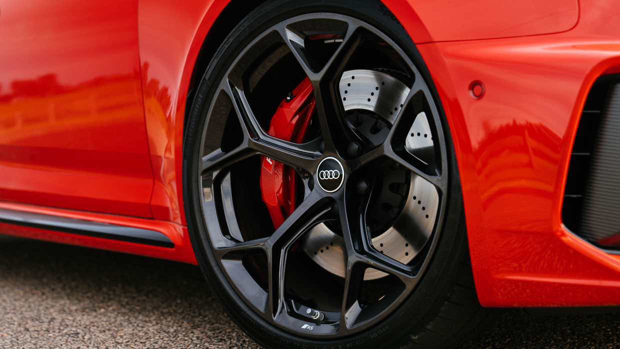 Audi RS4 Avant 2024 wheel