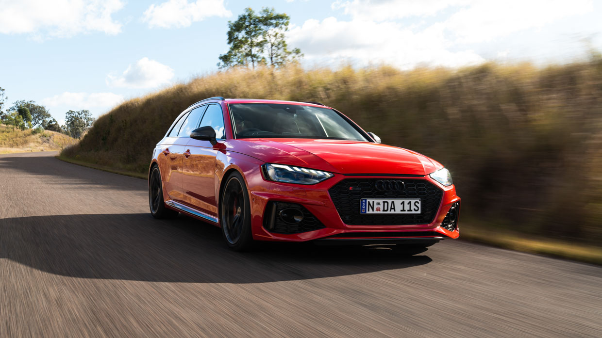 Audi RS4 Avant 2024 driving front