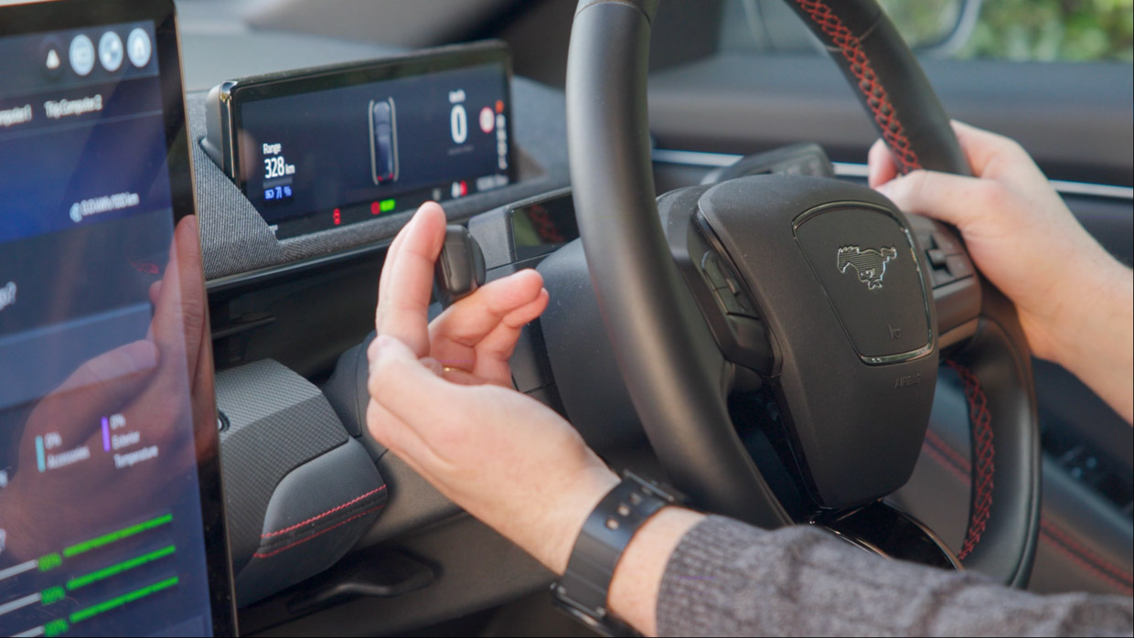 Ford Mustang Mach-E Premium 2024 indicators