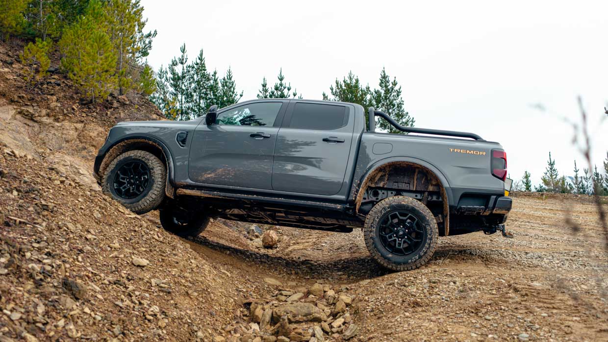 Ford Ranger Tremor 2024 uphill 3