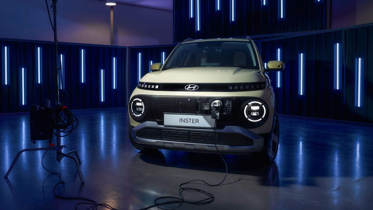 Hyundai Inster 2025 front 3/4 2