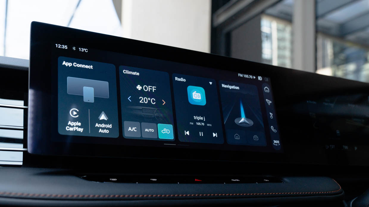 2024 MG HS touchscreen infotainment