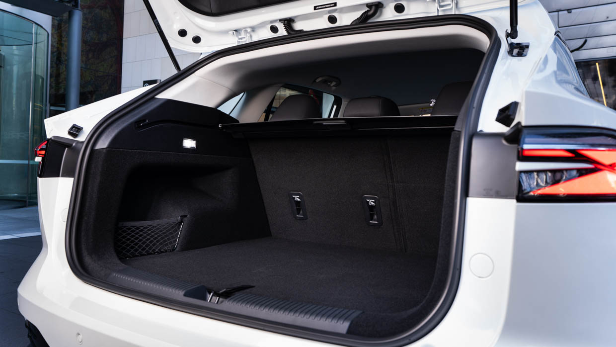 2024 MG HS white boot open shot