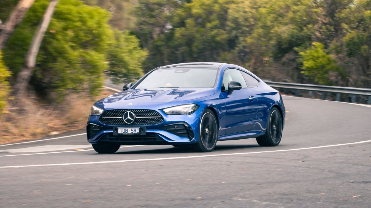 Mercedes-AMG CLE 300 2024 driving front