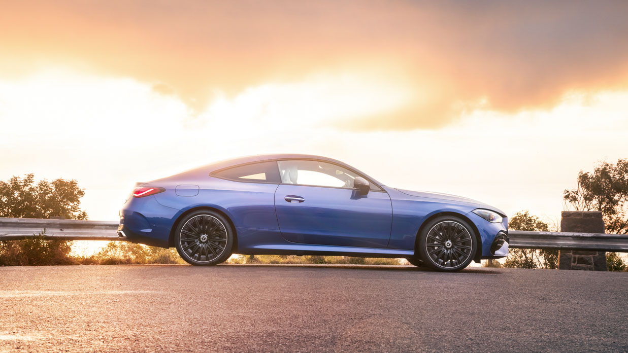 Mercedes-AMG CLE 300 2024 side