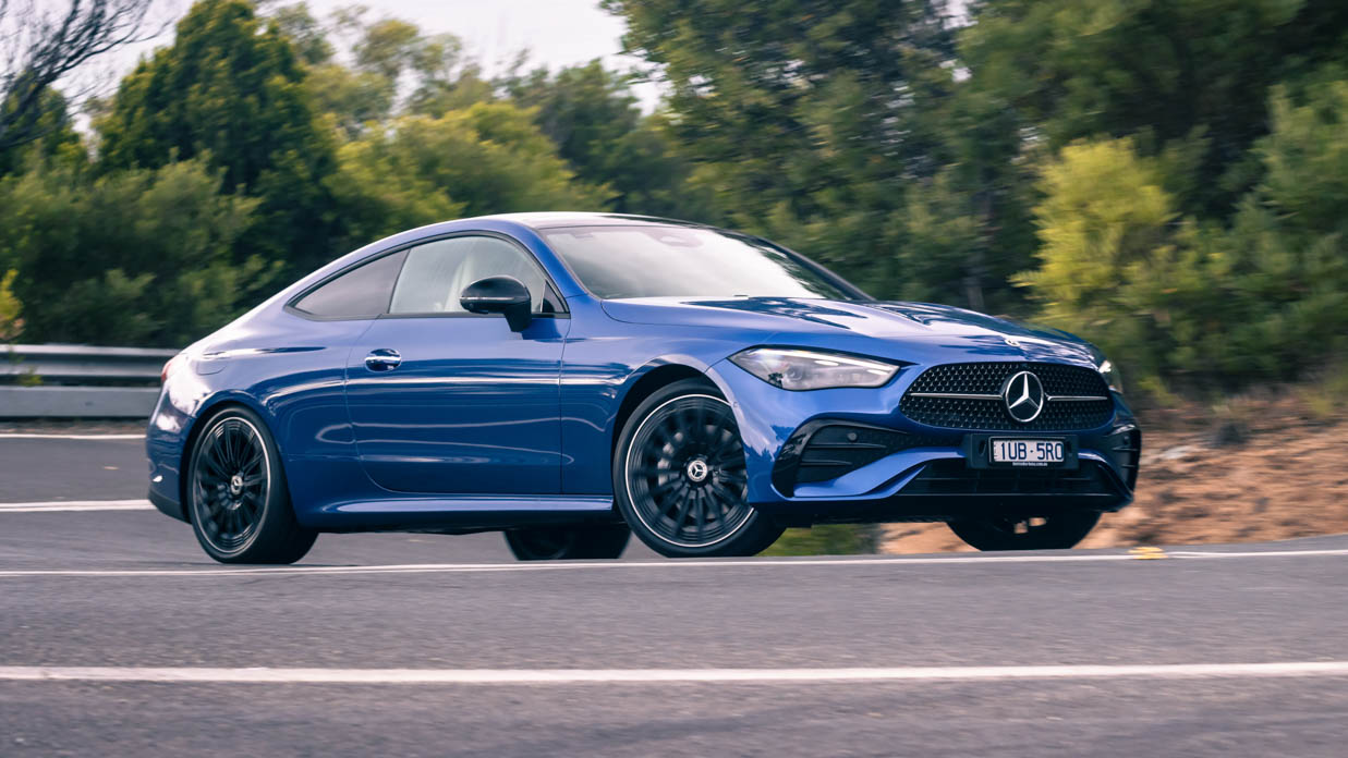 Mercedes-AMG CLE 300 2024 front 3/4 driving