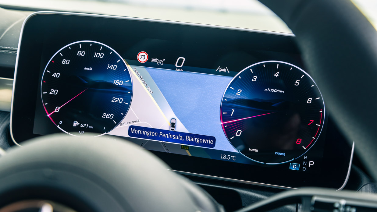 Mercedes-AMG CLE 300 2024 interior screen