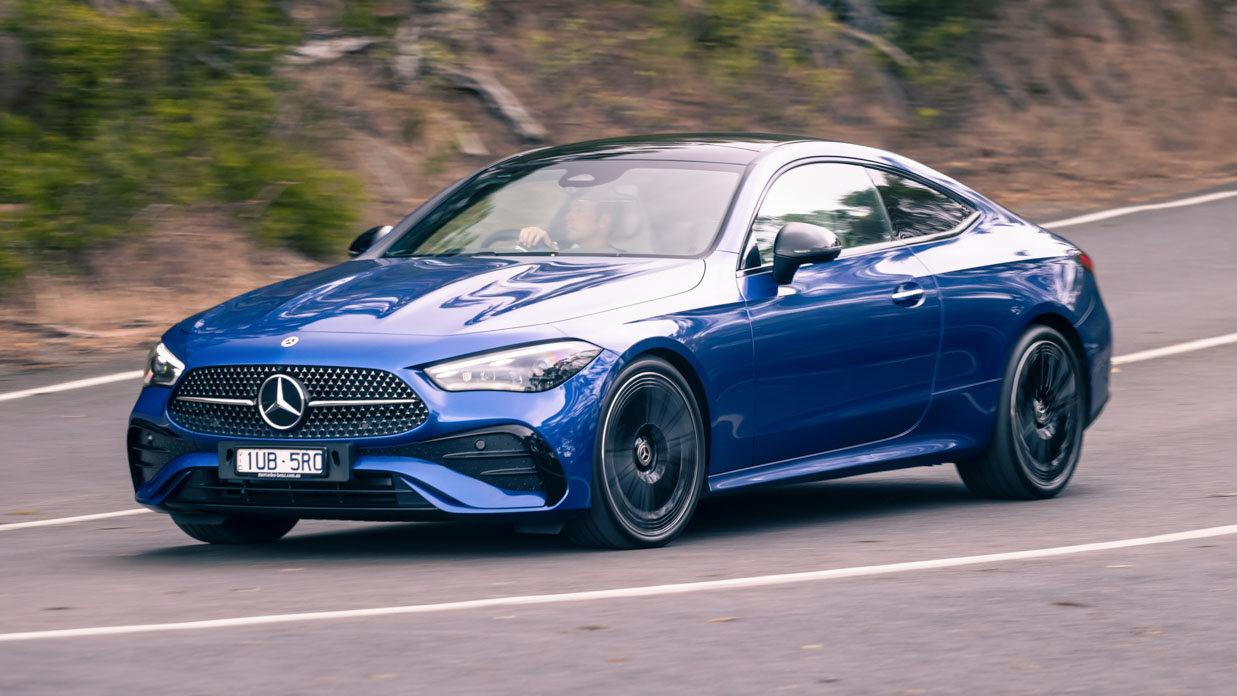 Mercedes-AMG CLE 300 2024 driving front 3