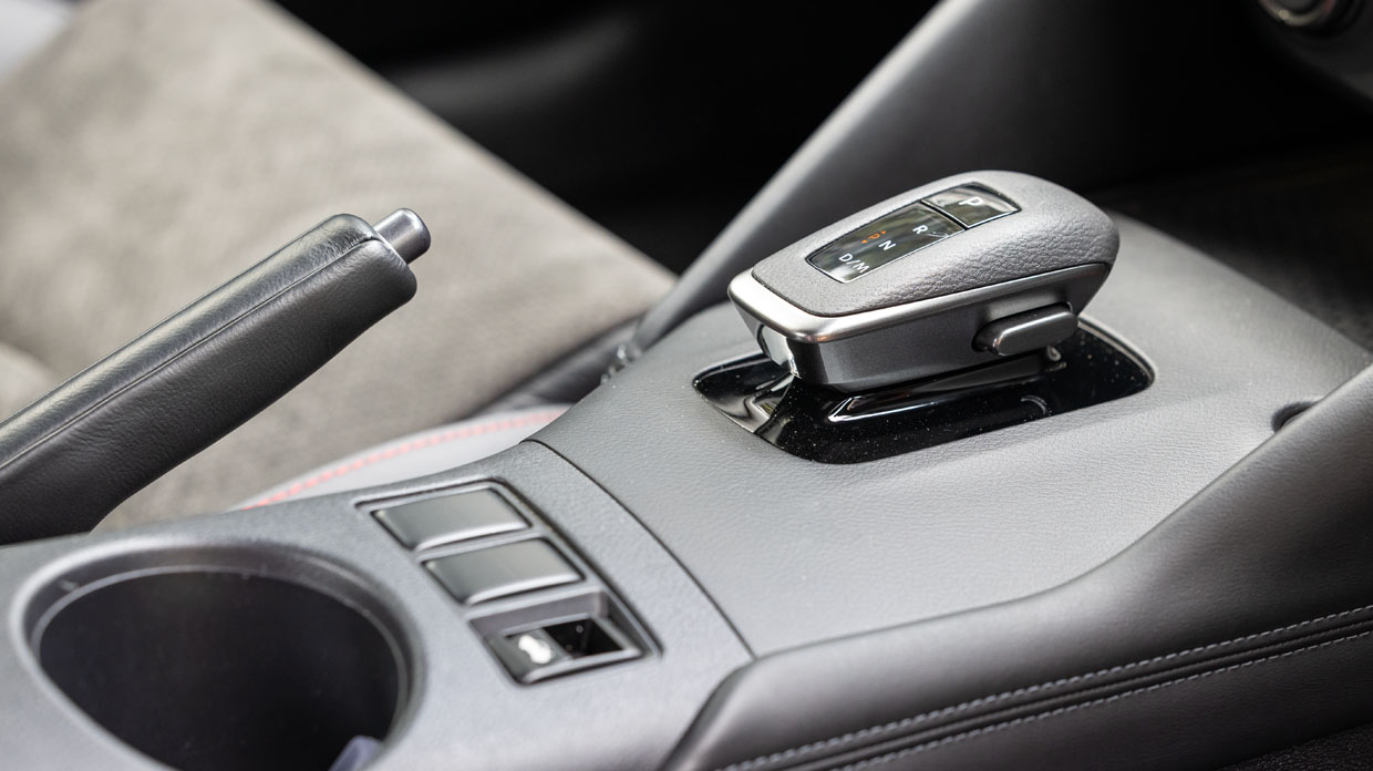Nissan Z Nismo 2024 shifter