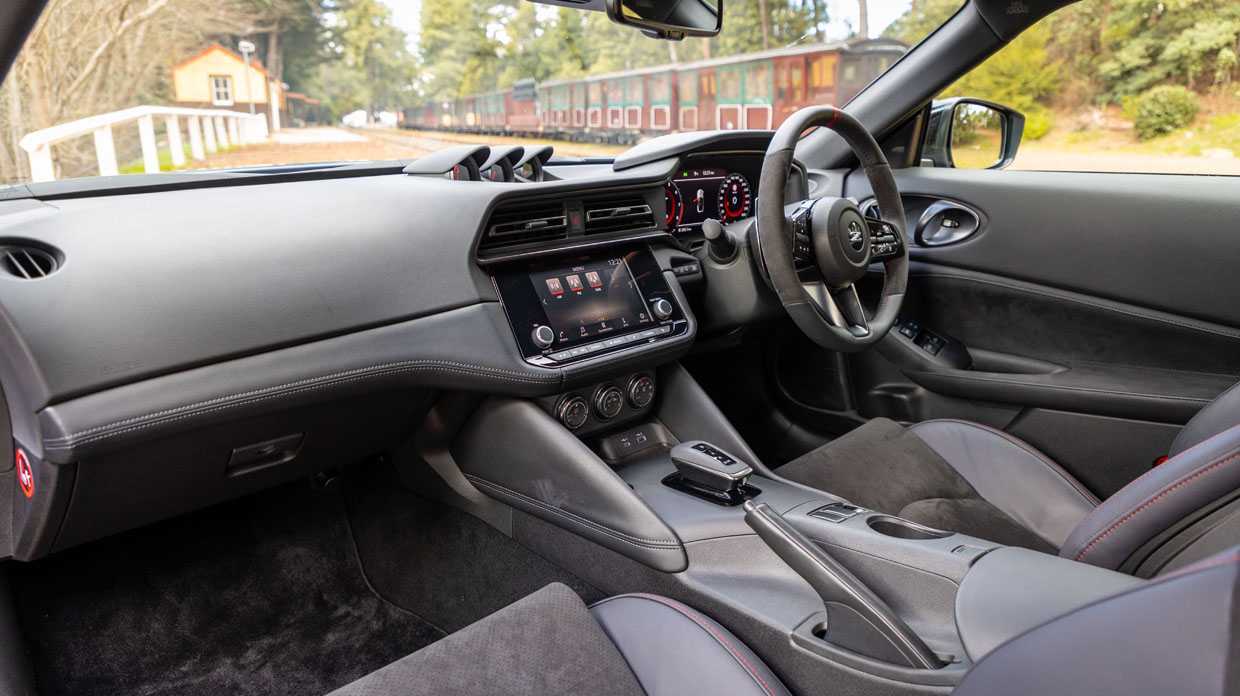 Nissan Z Nismo 2024 interior