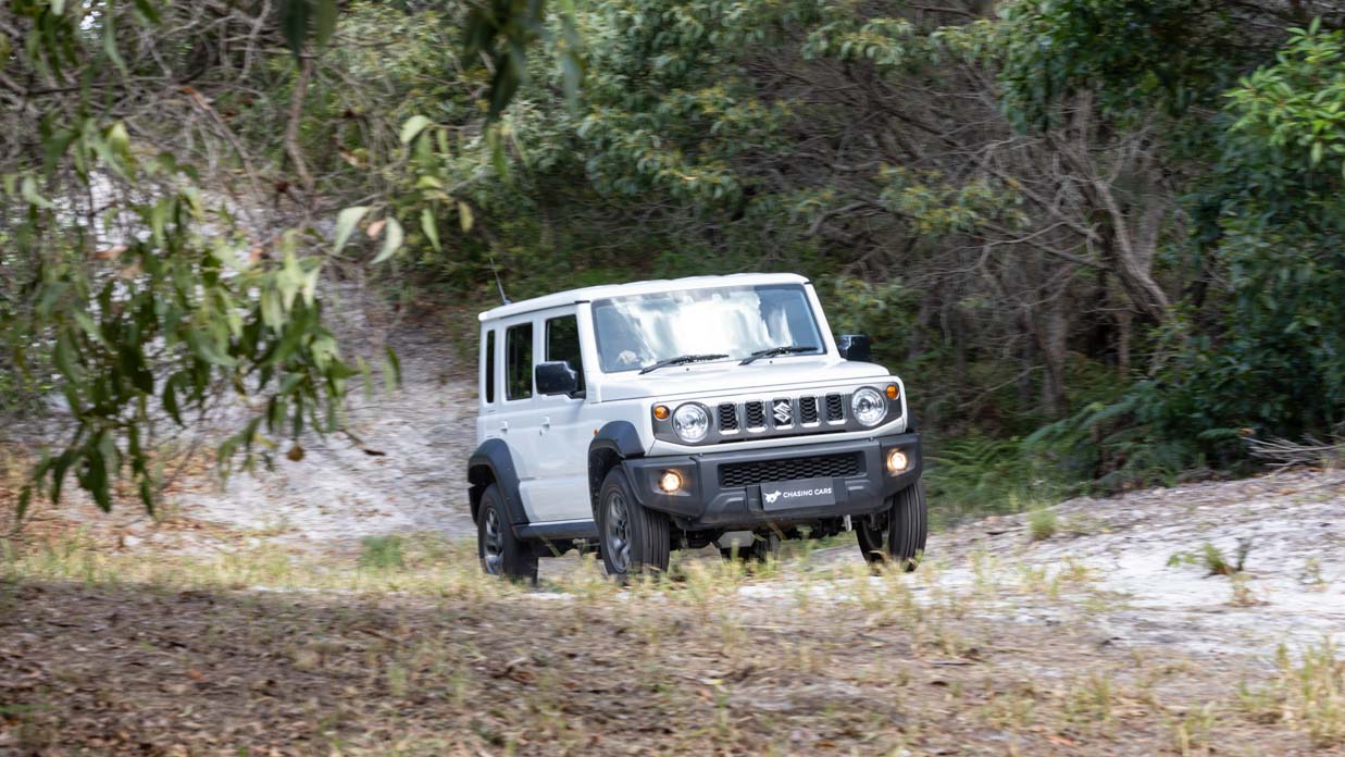 Suzuki Jimny XL 2024 driving sand
