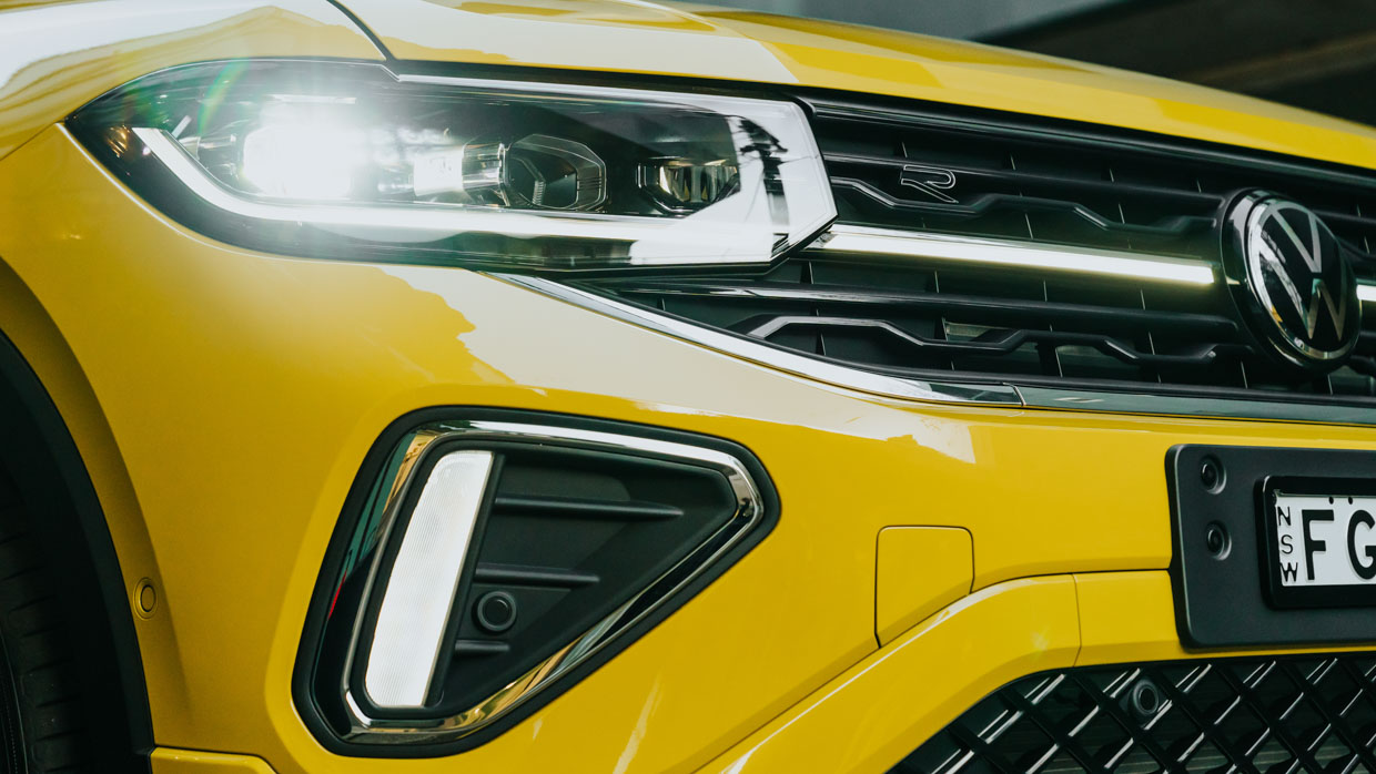 Volkswagen T-Cross 2024 R-line grille