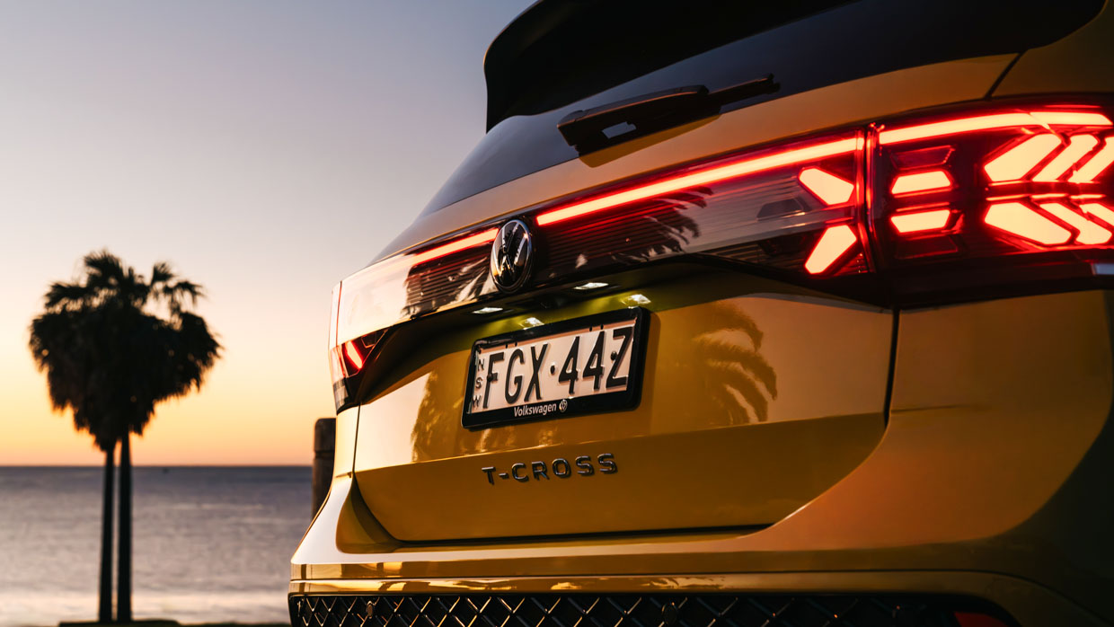 Volkswagen T-Cross 2024 R-line tail-lights