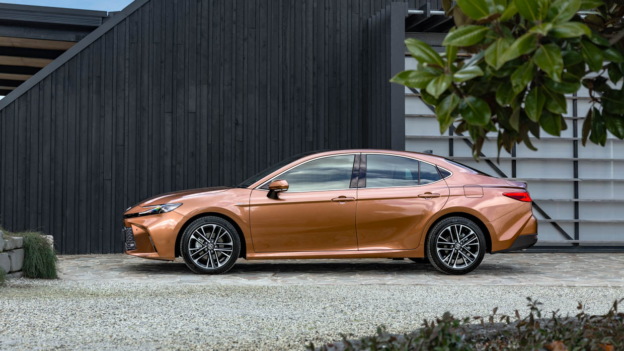 2024 Toyota Camry SL side angle