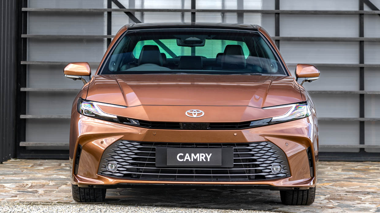 2024 Toyota Camry SL front angle