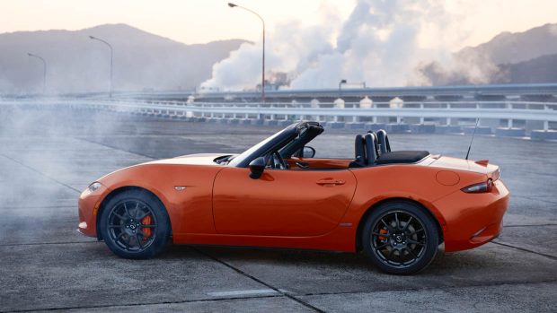 2019 Mazda MX-5 30th anniversary side profile smoke