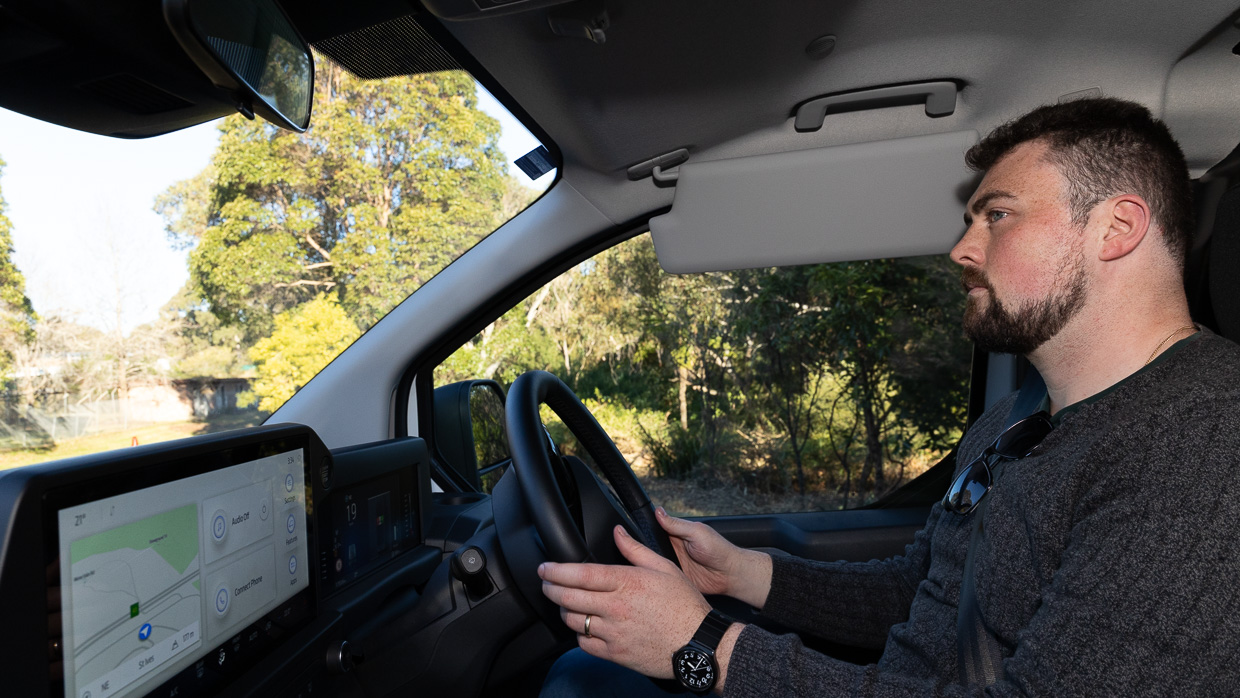 Ford Transit Custom Trend 2024 driving in car