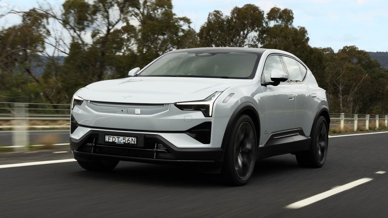 2024 Polestar 3 Performance LRDM front 3/4 angle 3