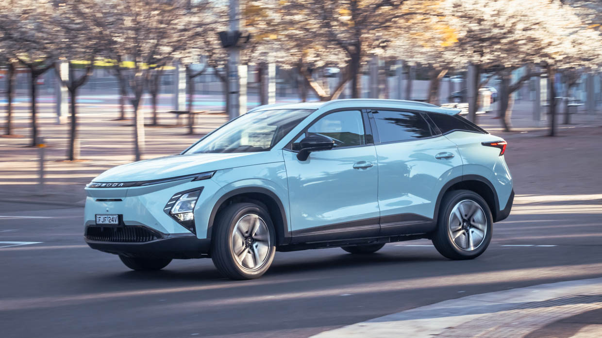 Chery Omoda E5 2024 driving city