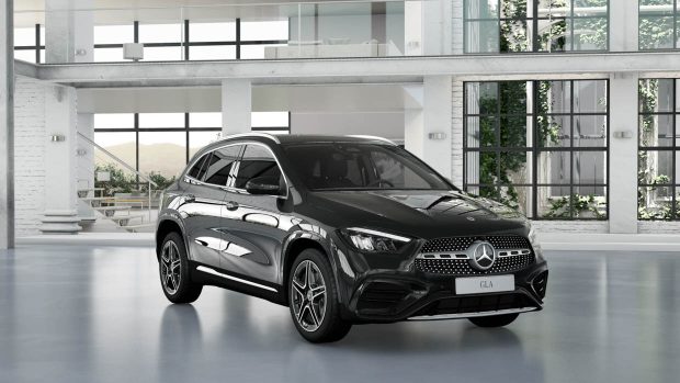 2024 Mercedes-Benz GLA 200 front 3/4 static