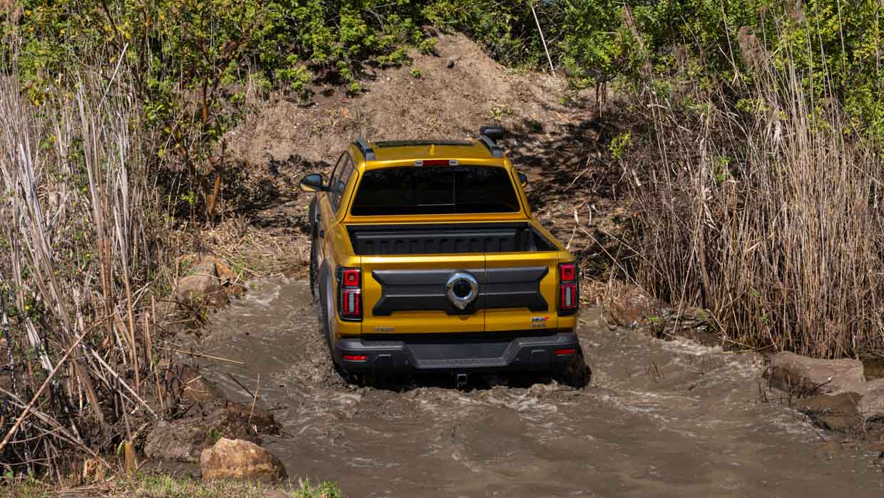 GWM Cannon Alpha PHEV 2024 off road rear 3