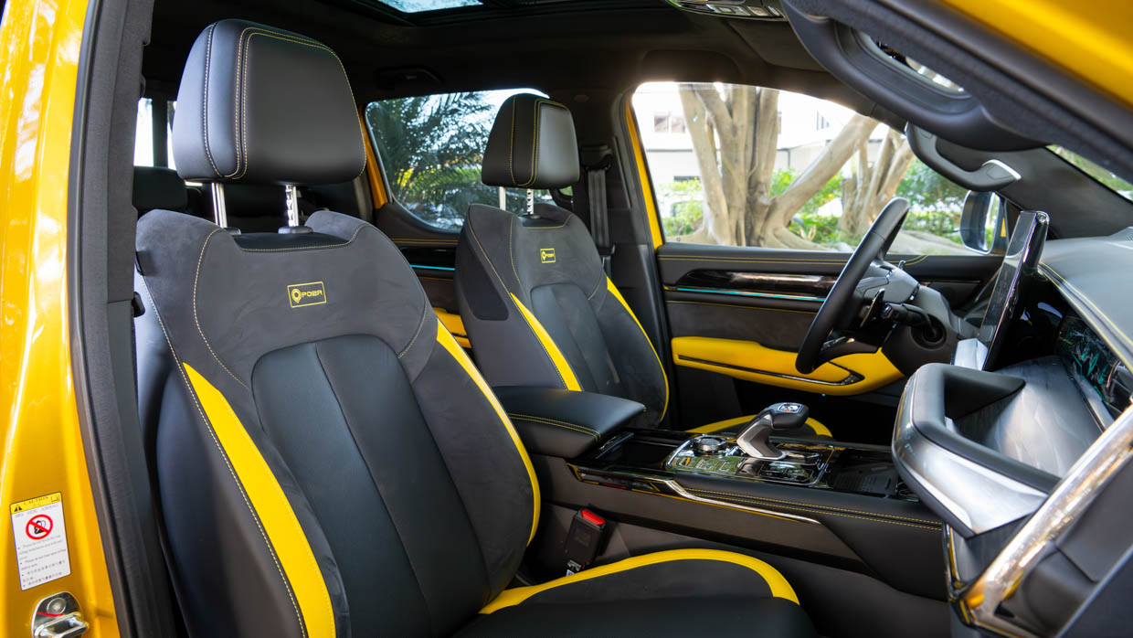 GWM Cannon Alpha PHEV 2024 front seats