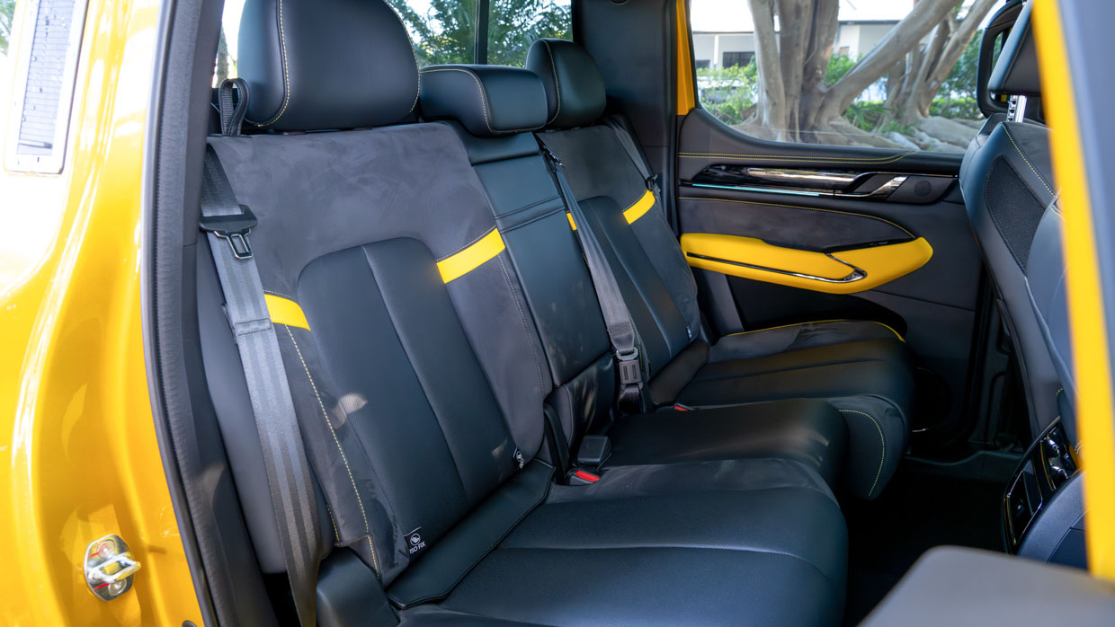 GWM Cannon Alpha PHEV 2024 back seats