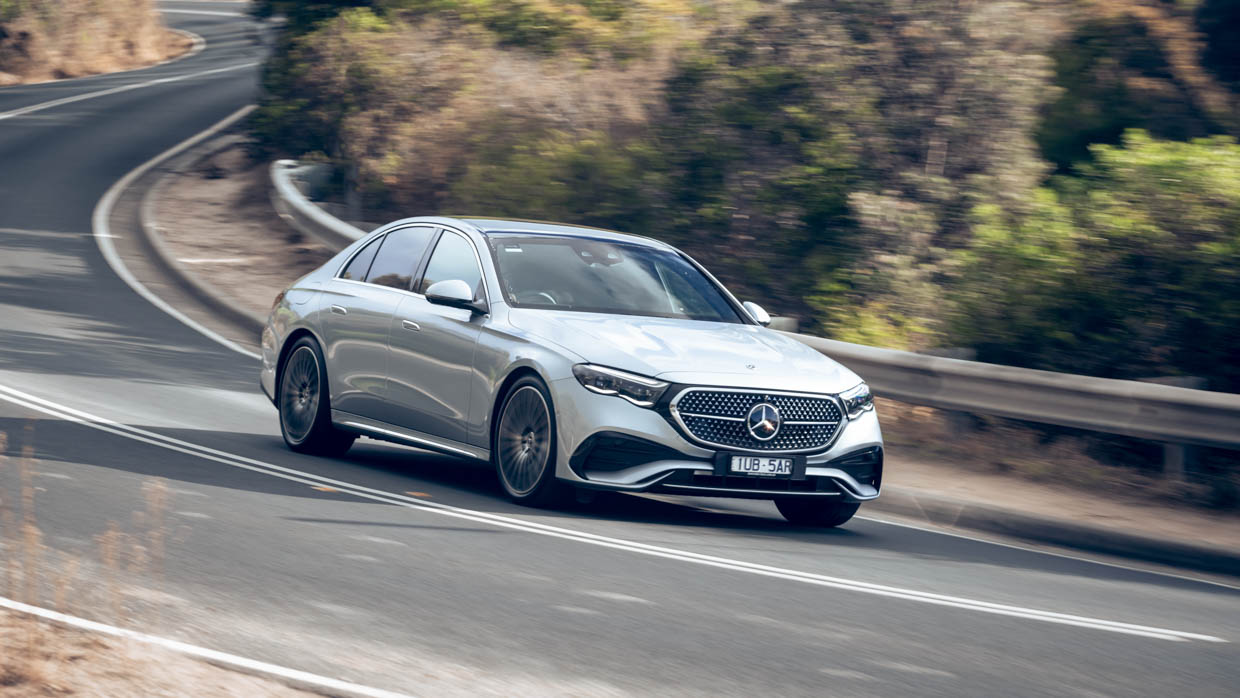 Mercedes-Benz E300 2024 drivin3