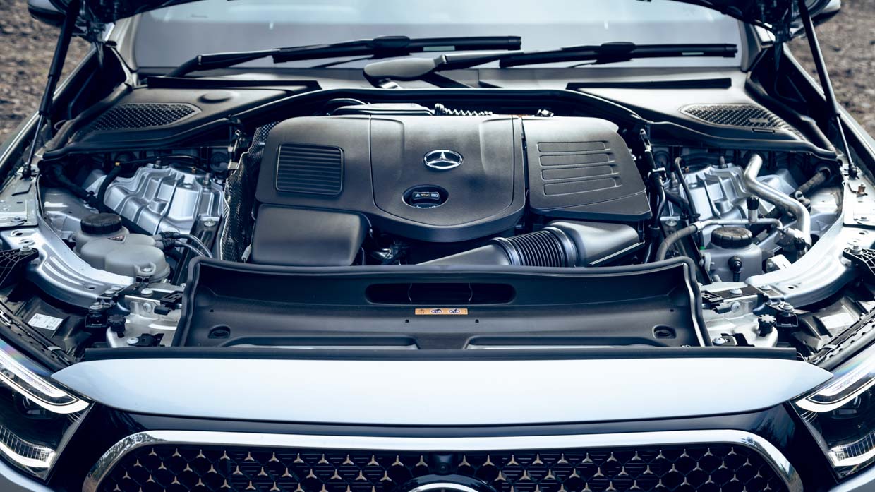 Mercedes-Benz E300 2024 engine